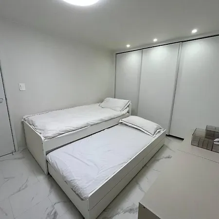 Appartement Bridgestar001 Gangnam Sinsa Station Garosugil 6 Guests à Séoul Extérieur photo