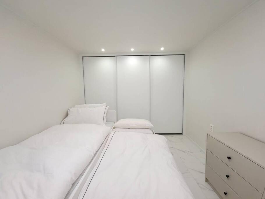 Apartment Bridgestar001 Gangnam Sinsa Station Garosugil 6 Guests *