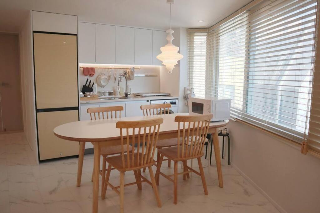 Bridgestar001 Gangnam Sinsa Station Garosugil 6 Guests Apartment *